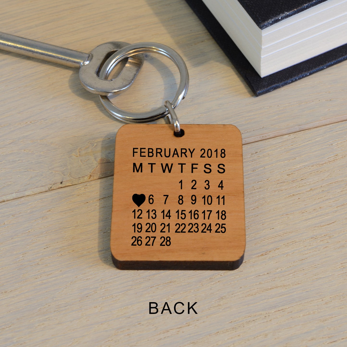 Engraved Personalised Wooden Key Ring with Name and Photo, Met Daddy Keepsake Gift